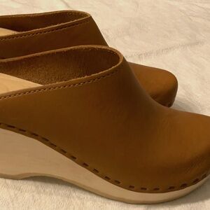 No. 6 Brown Leather Mules